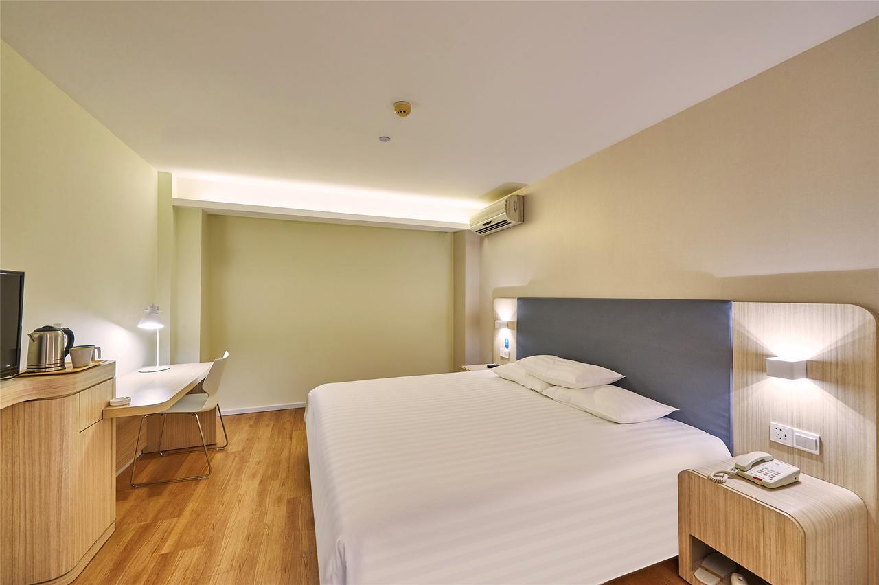 Hanting Hotel Qingdao Zhanqiao Railway Station Exteriör bild