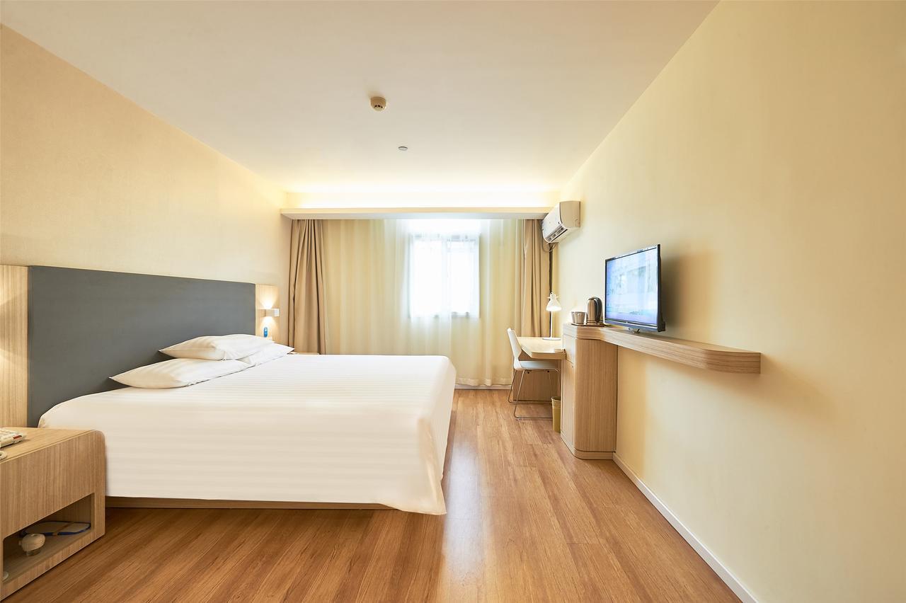 Hanting Hotel Qingdao Zhanqiao Railway Station Exteriör bild